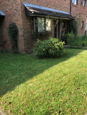 3BR Furnished Property in Slough Fully Furnished Independent House